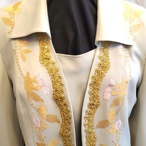 Women  3 Piece Suit Size 16 ( Color- Pistachio)